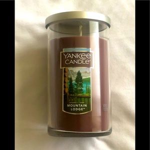 YANKEE CANDLE 12oz. Smells Sooo Good